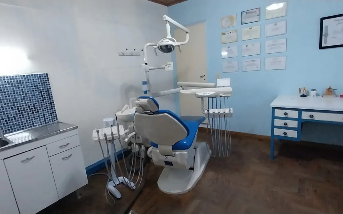 Sala de atención con el escritorio de trabajo