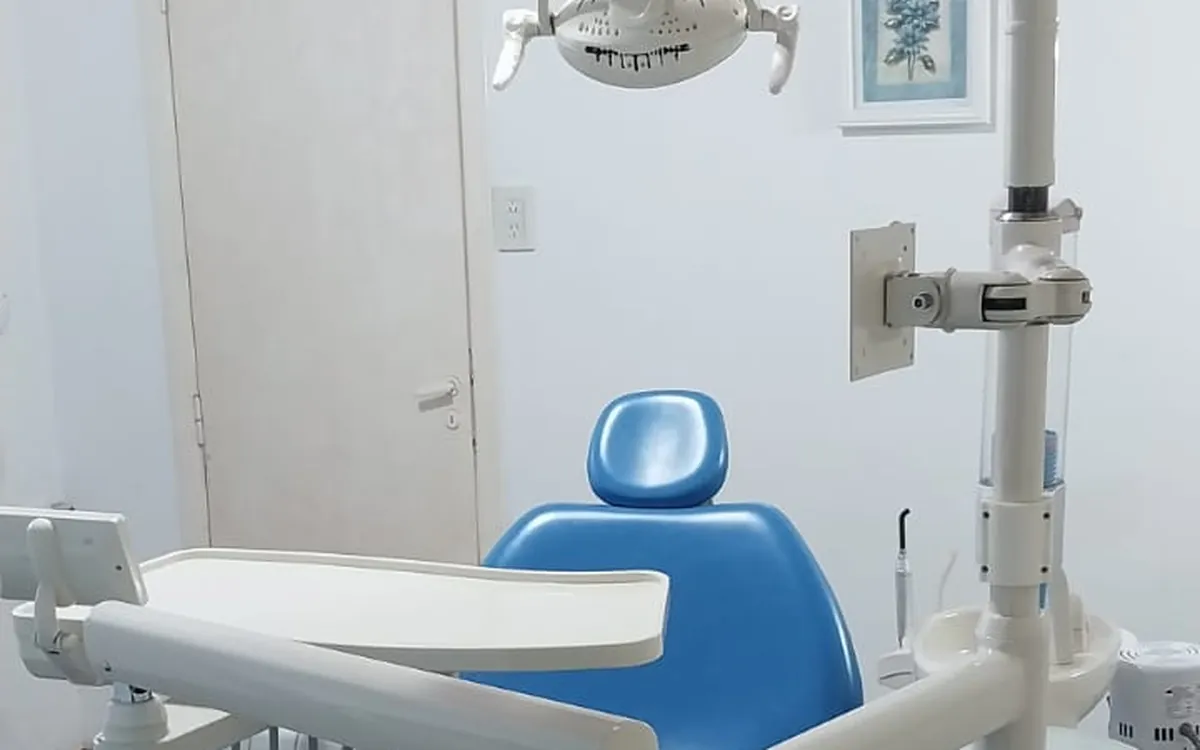 Sillón odontológico y equipamiento